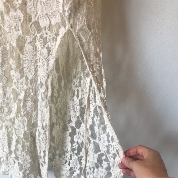 WHITE LACE MAXI DRESS - Picture 11 of 11